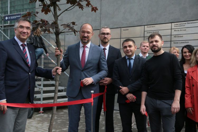 Гарантії на кленовому листі, або Регіон насичений очікуваннями проривного успіху